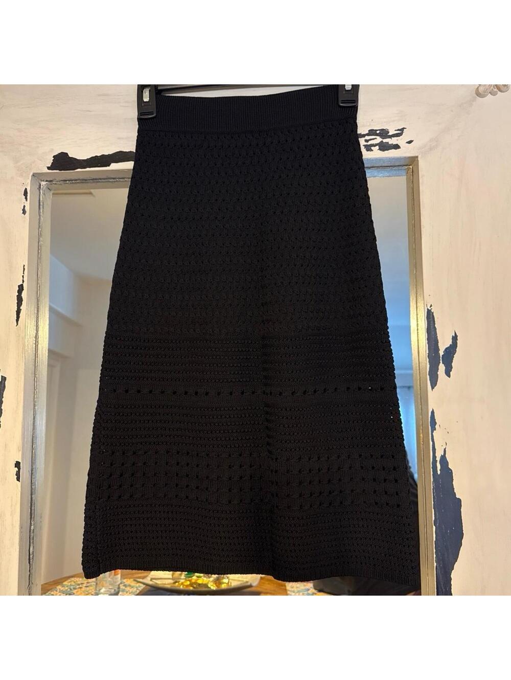 Aritzia Black Cotton Knit Mid-Length
Skirt Size XXS